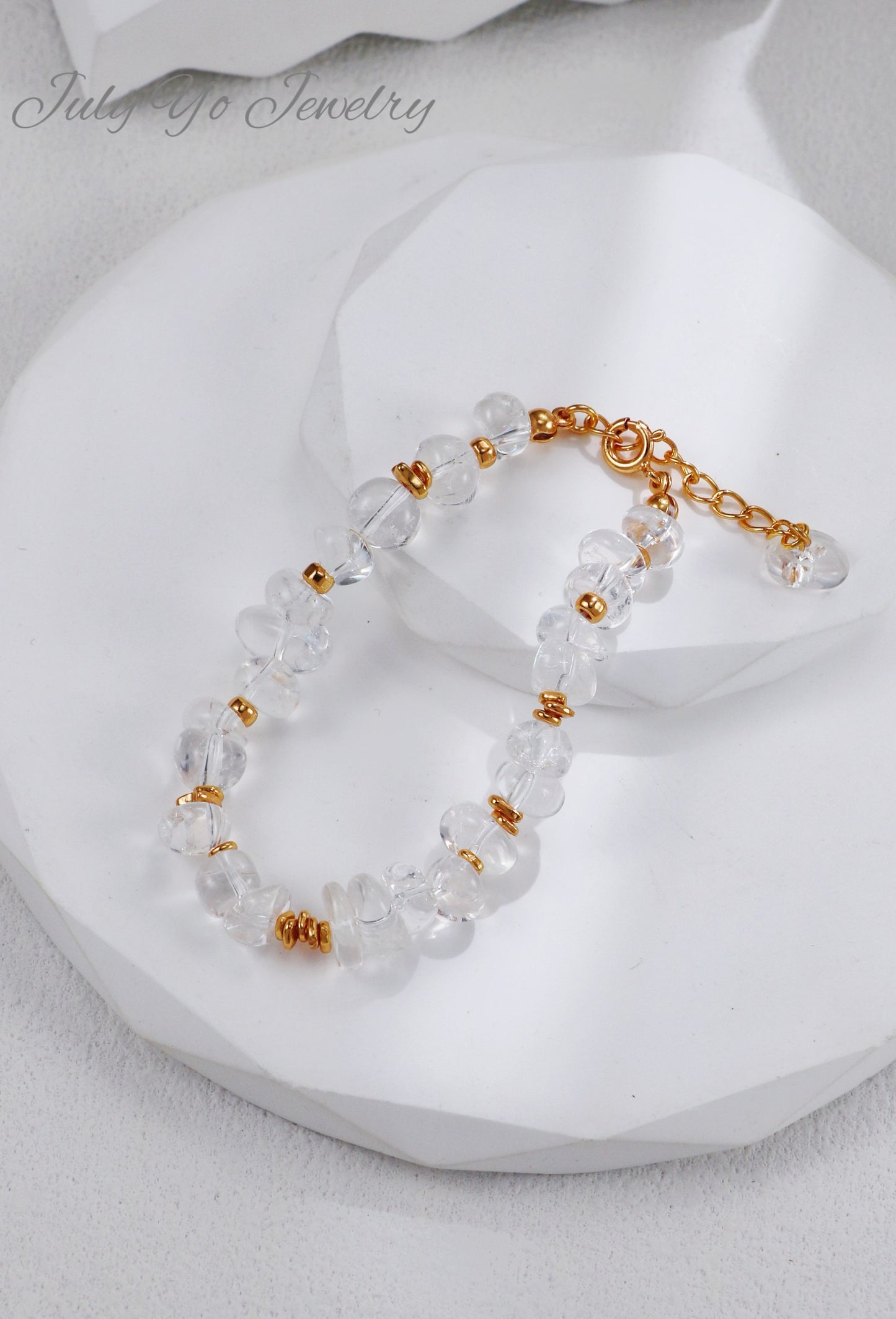 【 Light Luxury and Sparkle 】S925 Crystal Bracelet: Retro Baroque Style - A niche and High-end Gift
