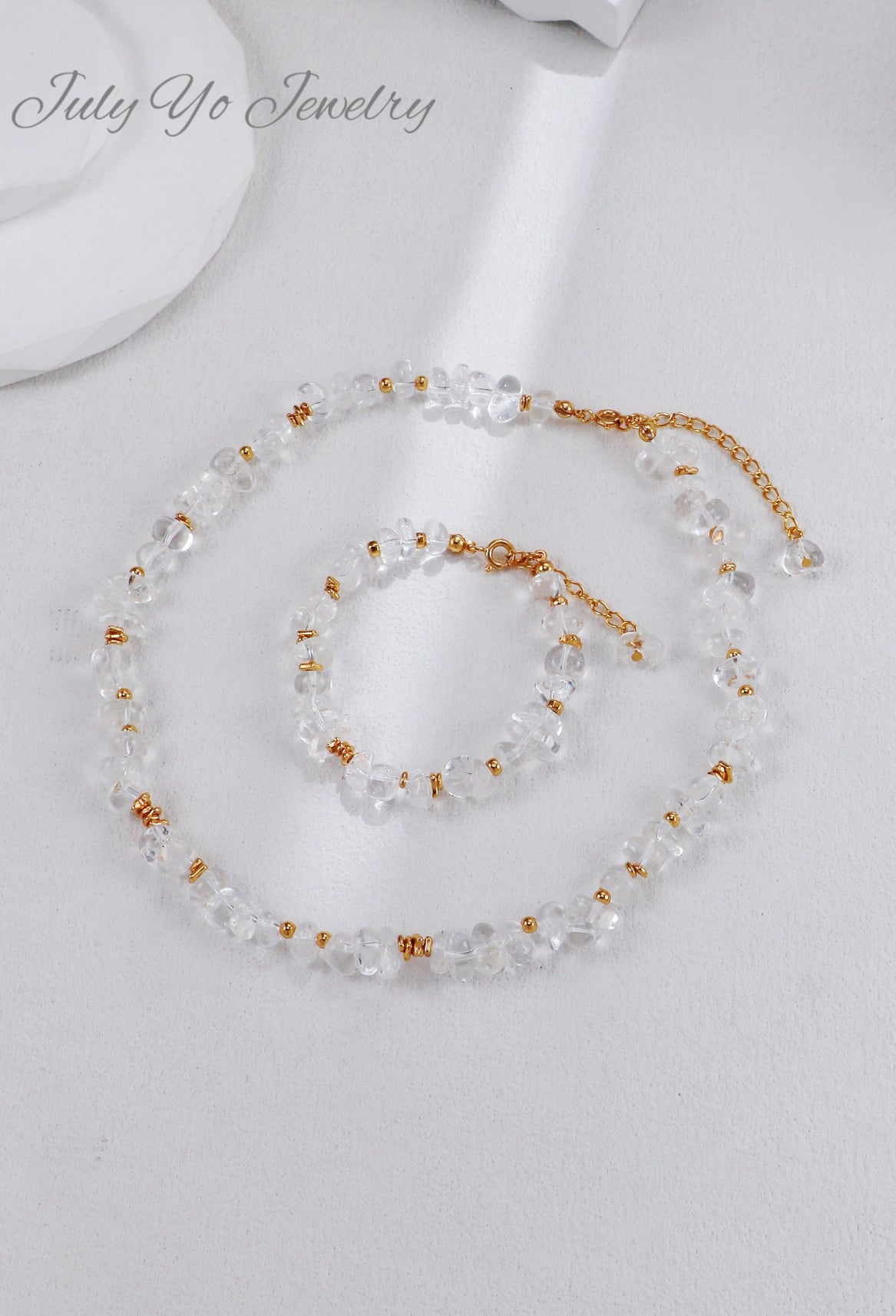 【 Light Luxury and Sparkle 】S925 Crystal Bracelet: Retro Baroque Style - A niche and High-end Gift